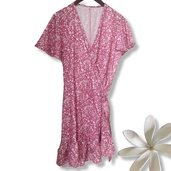 NWOT 🦋 Pink floral wrap dress | Large - Picture 3 of 16